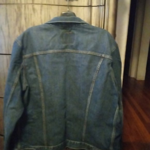Men used Levi XXL heavy Blue Jean Jacket (Like New Condition) - Picture 5 of 5